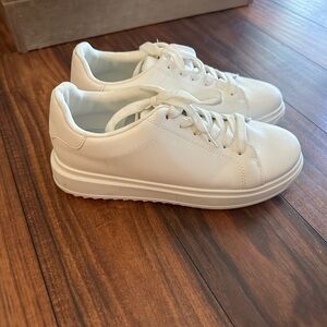 Madden Girl Jeena white sneakers